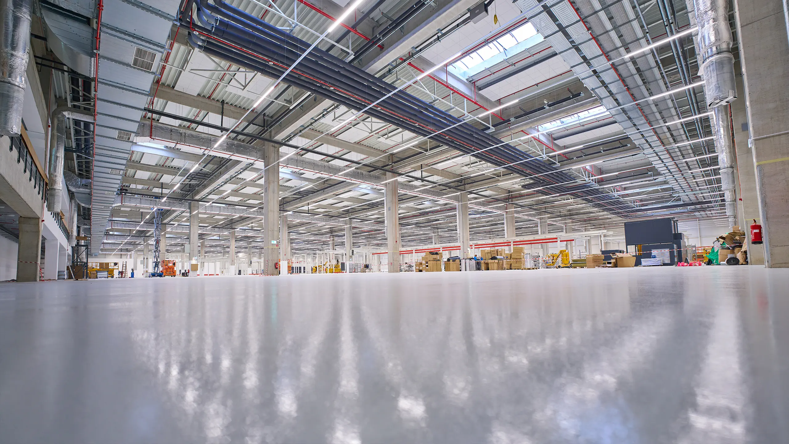 Industrial Project Brnik 2 – warehouse interior with high ceilings - obrázok 6