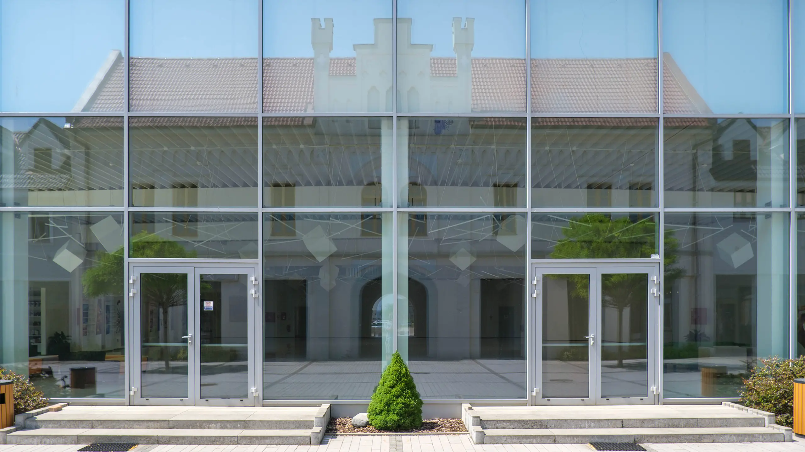 Commercial Project D1 Expo Business Center – entrance to the office building - obrázok 7