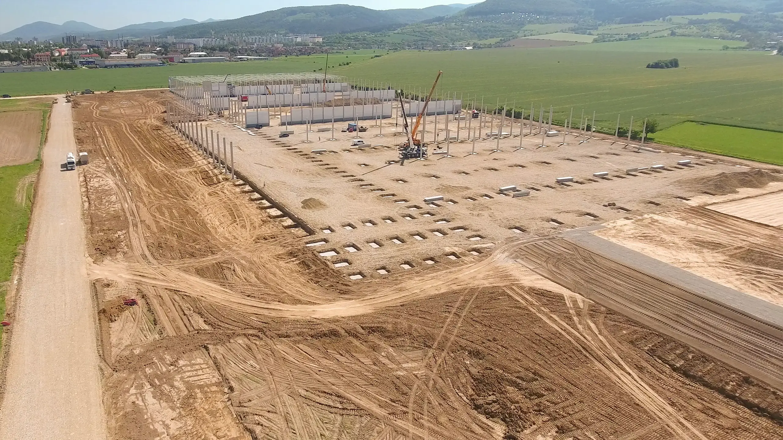 Industrial Project Dubnica 1 – installation of the warehouse structural framework - obrázok 3