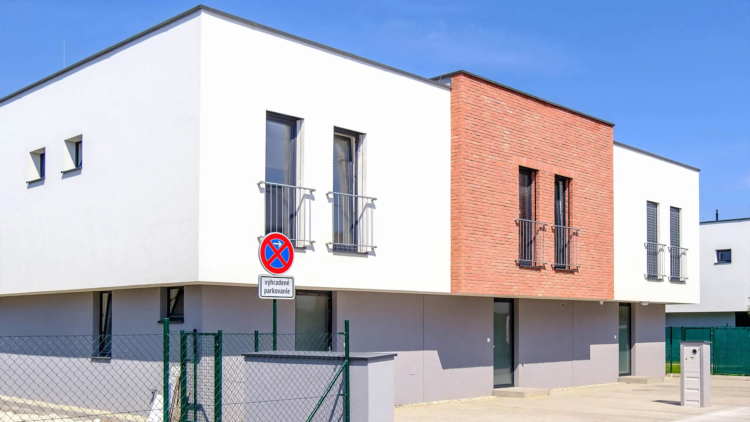 Residential Project Julianin dvor – façade detail of a modern family home - obrázok 4