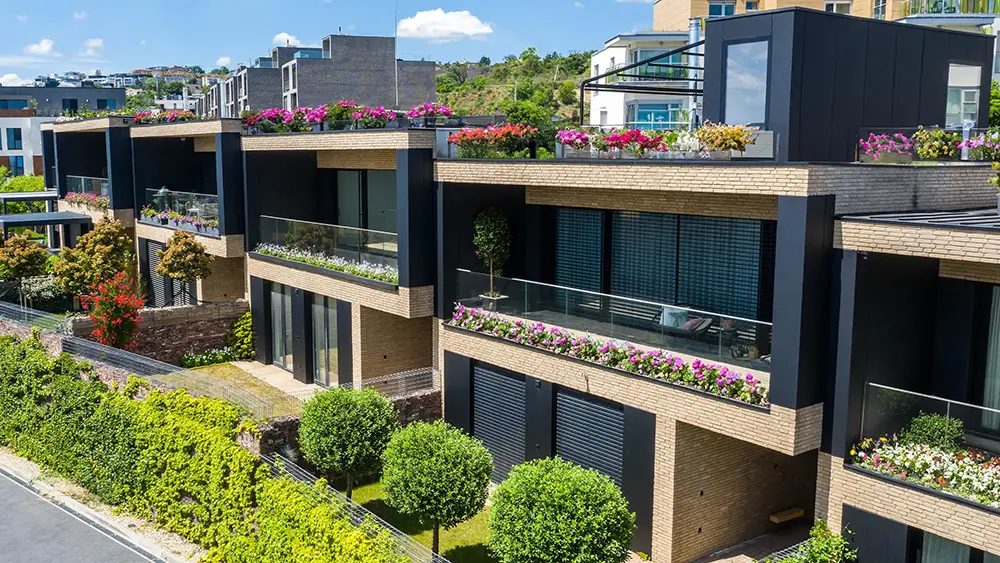 ELEVEN Housing